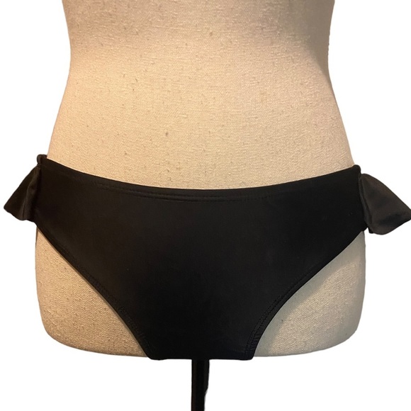 Cupshe Other - NWT- Cupshe black side ruffle bikini bottom